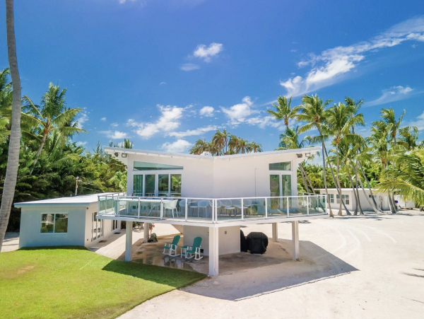 Islamorada Three Bedroom Home with Full Ocean View & Pool